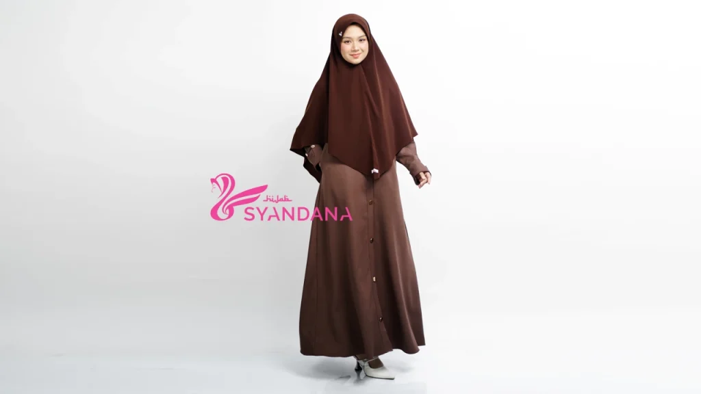 Jilbab Bergo Pet Antem Polos Kunci Tampilan Stabil di Tengah Aktivitas Padat